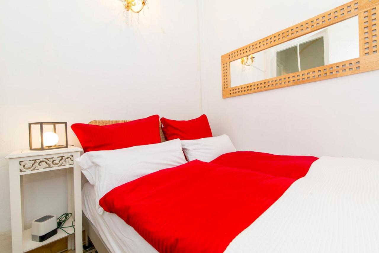 Charming Town House Just 500M From The Marina And Its Well Known Typical Market โอลเญา ภายนอก รูปภาพ