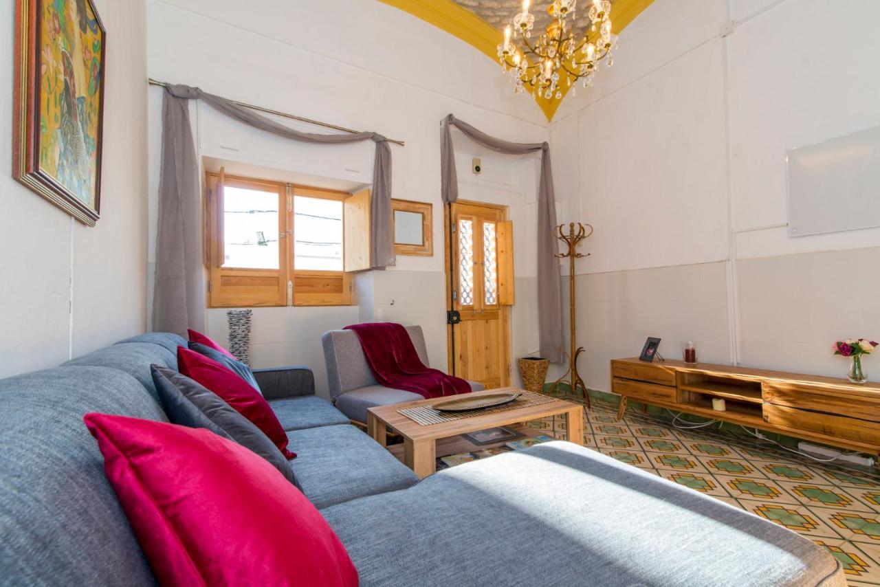 Charming Town House Just 500M From The Marina And Its Well Known Typical Market โอลเญา ภายนอก รูปภาพ
