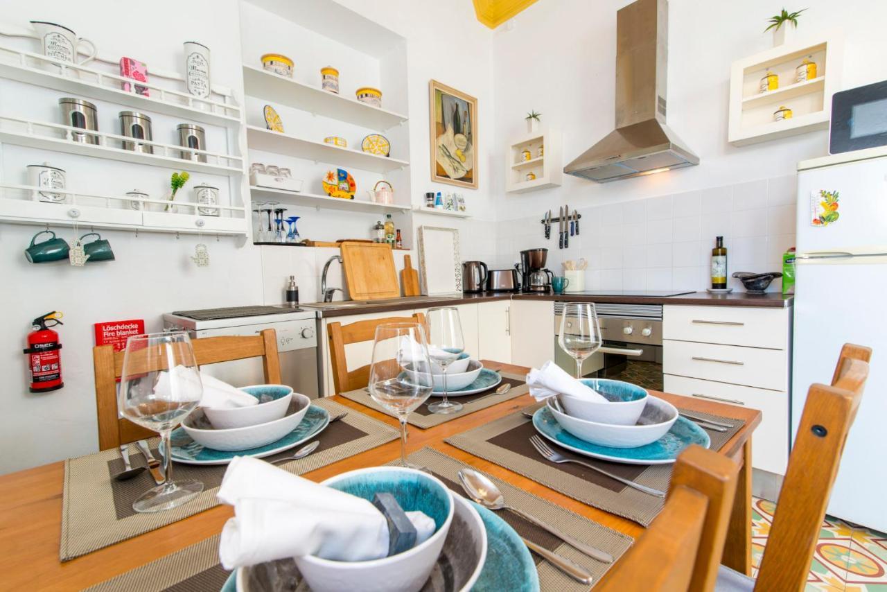 Charming Town House Just 500M From The Marina And Its Well Known Typical Market โอลเญา ภายนอก รูปภาพ