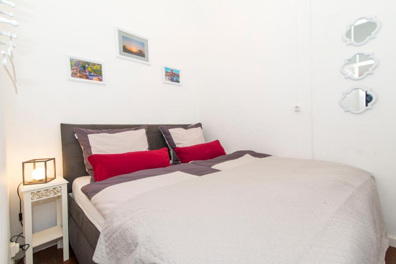 Charming Town House Just 500M From The Marina And Its Well Known Typical Market โอลเญา ภายนอก รูปภาพ
